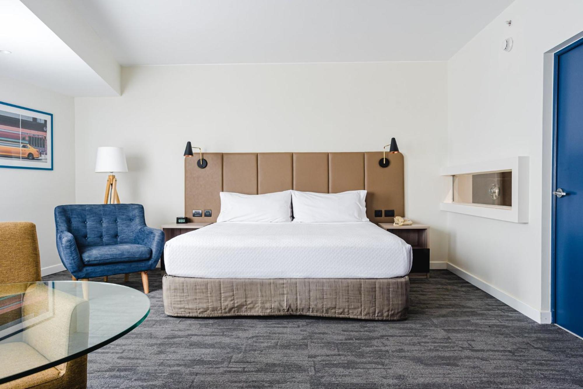 คราวน์ พลาซา ลิมา Hotel ภายนอก รูปภาพ A room at the Hotel Commonwealth