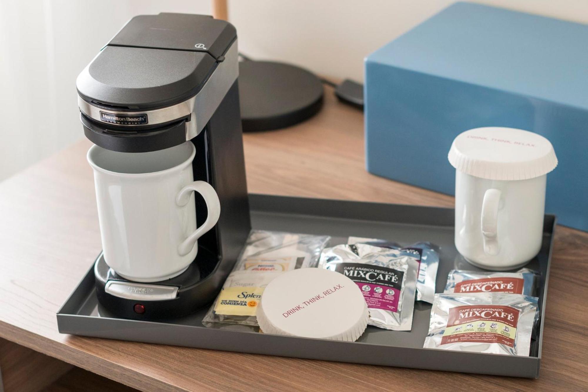 คราวน์ พลาซา ลิมา Hotel ภายนอก รูปภาพ A Keurig K-Elite coffee maker