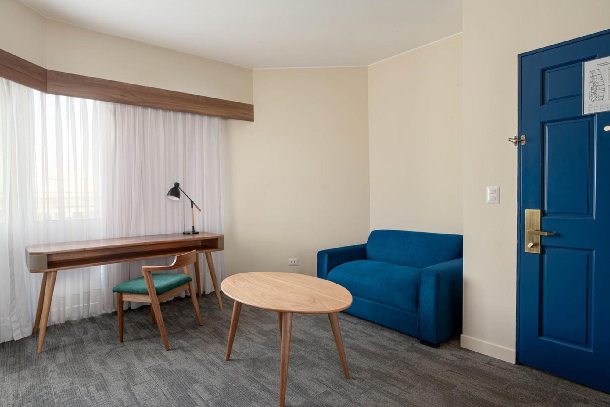 คราวน์ พลาซา ลิมา Hotel ภายนอก รูปภาพ A room at the Hotel Valencia