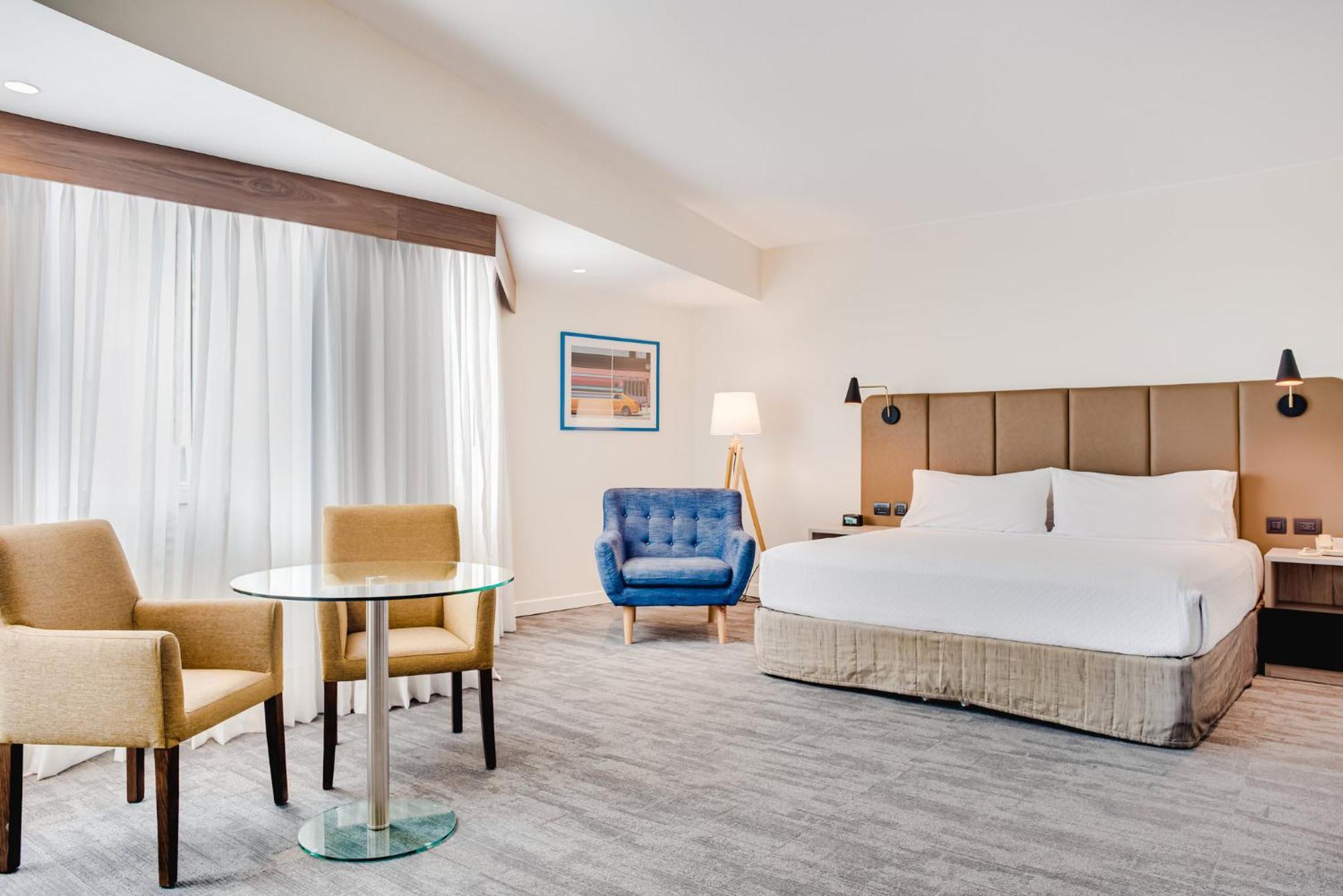 คราวน์ พลาซา ลิมา Hotel ภายนอก รูปภาพ A room at the hotel