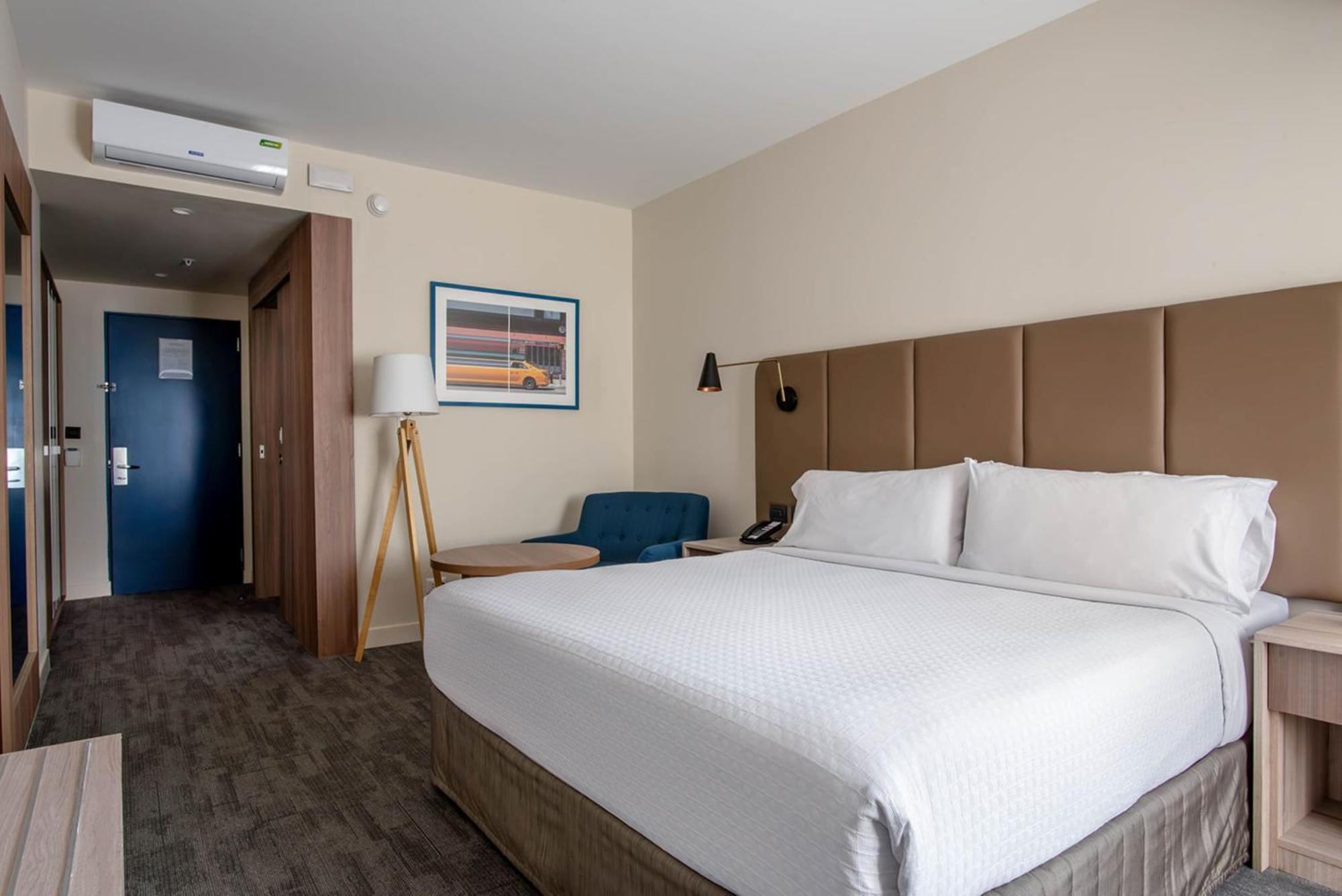 คราวน์ พลาซา ลิมา Hotel ภายนอก รูปภาพ A room at the hotel