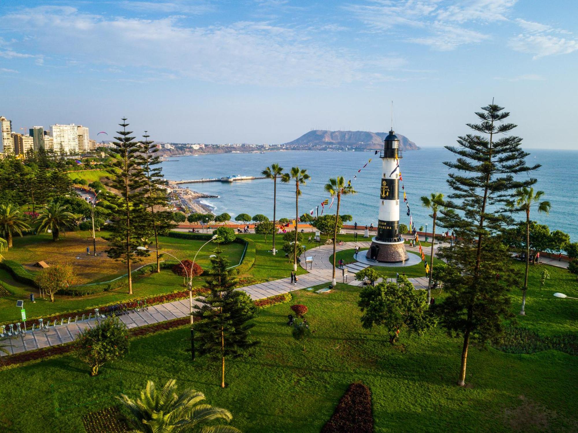คราวน์ พลาซา ลิมา Hotel ภายนอก รูปภาพ La Paloma Lighthouse